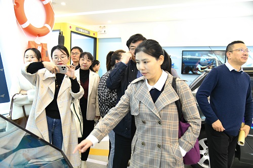 3dfd7a7051be4fce9b5a9b9d1a192174.jpg