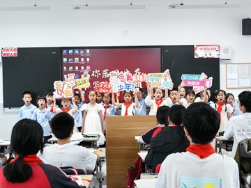 童心送祝福 温暖助中考