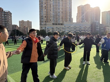 心灵轻装上阵 青春快乐启航